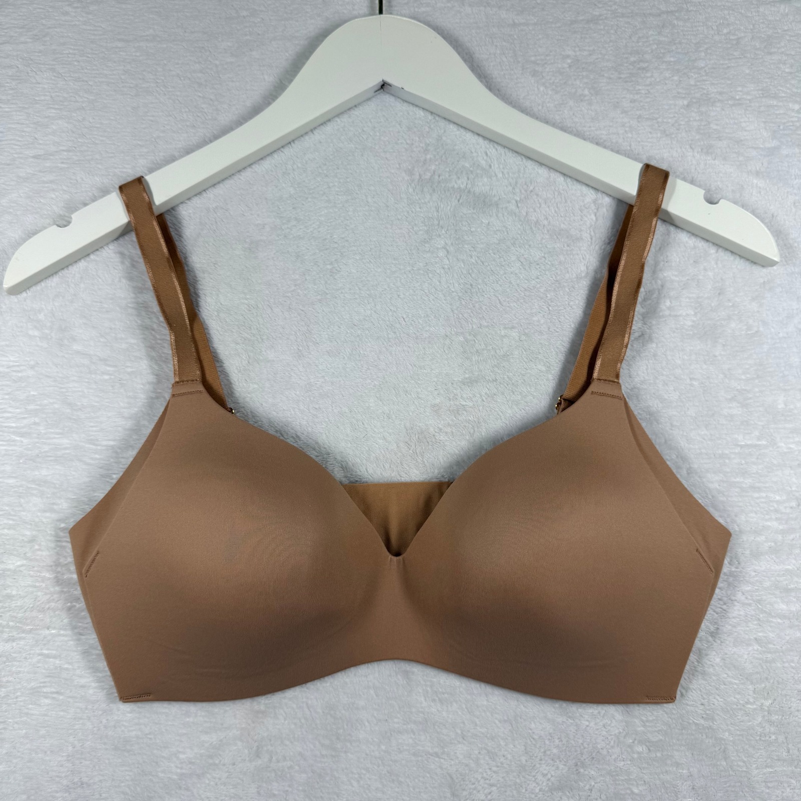 Knix Wingwoman Contour Bra Size 1 Tan Wireless Molded Cup Adjustable Straps